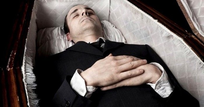 Părul în cap: oamenii de știință au decis să studieze ce face un mort în sicriu, rezultatele au fost șocante